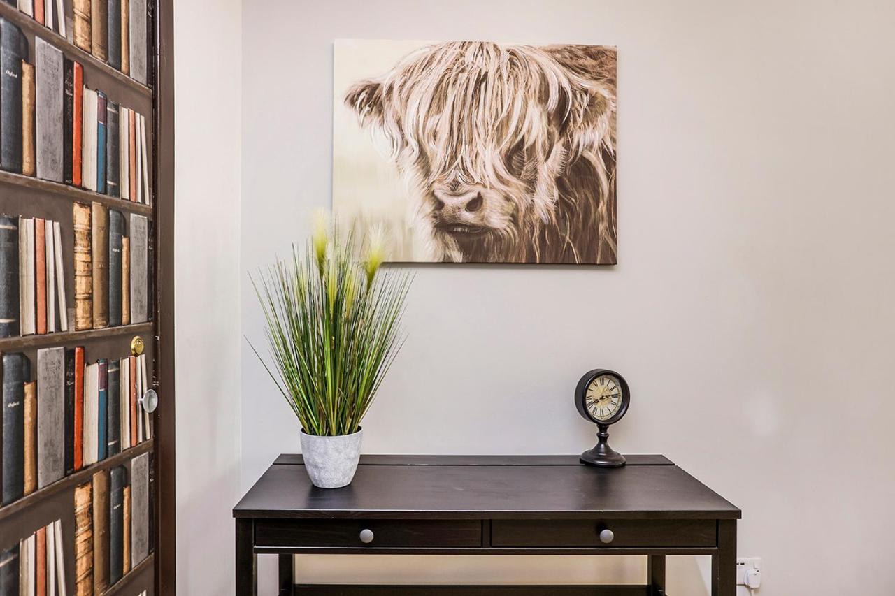 Joivy 1 Bed Flat, Heart Of Grassmarket * Edinburgh